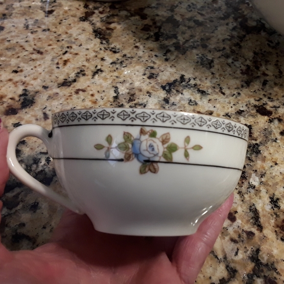 ANTIQUE NORITAKE HANDPAINTED FINE CHINA TEA CUPS - Picture 6 of 8